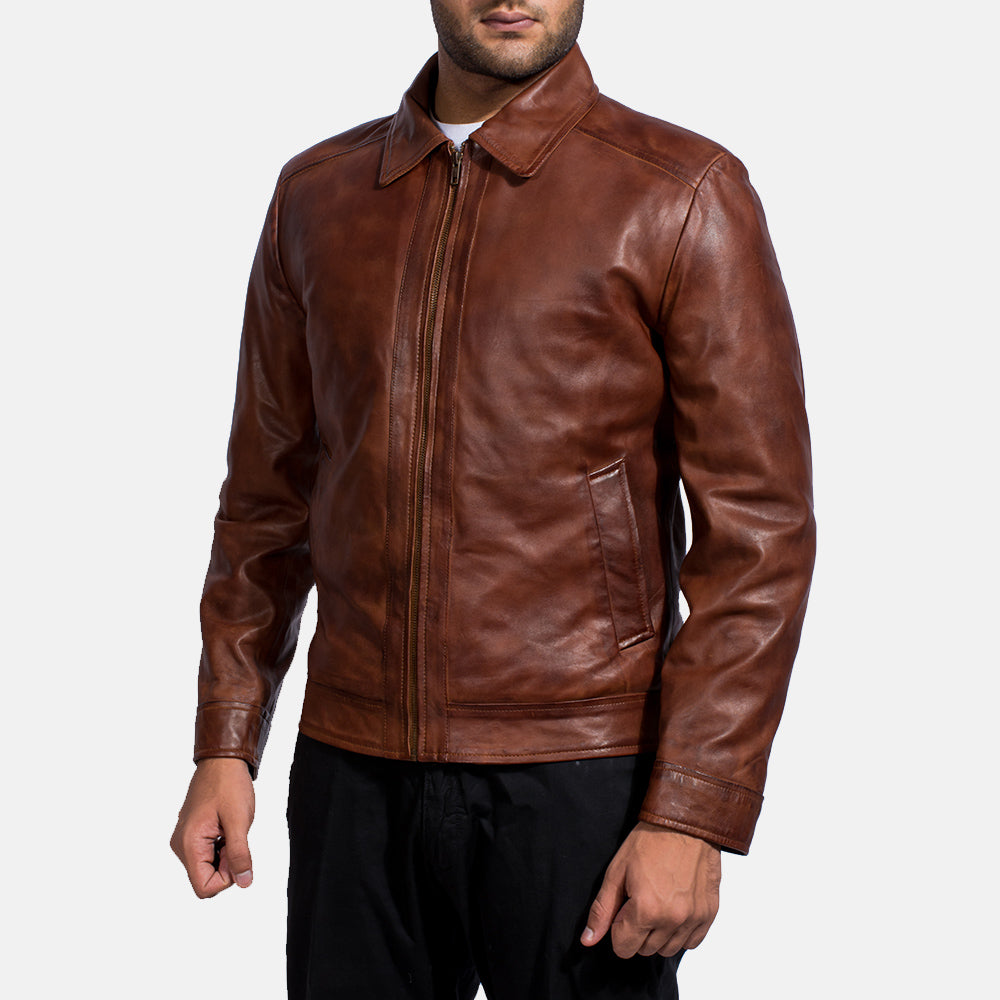 Styled Fit Perspective of Men's Inferno 브라운 가죽 자켓 남성용 on Model - Natural Daylight Drape