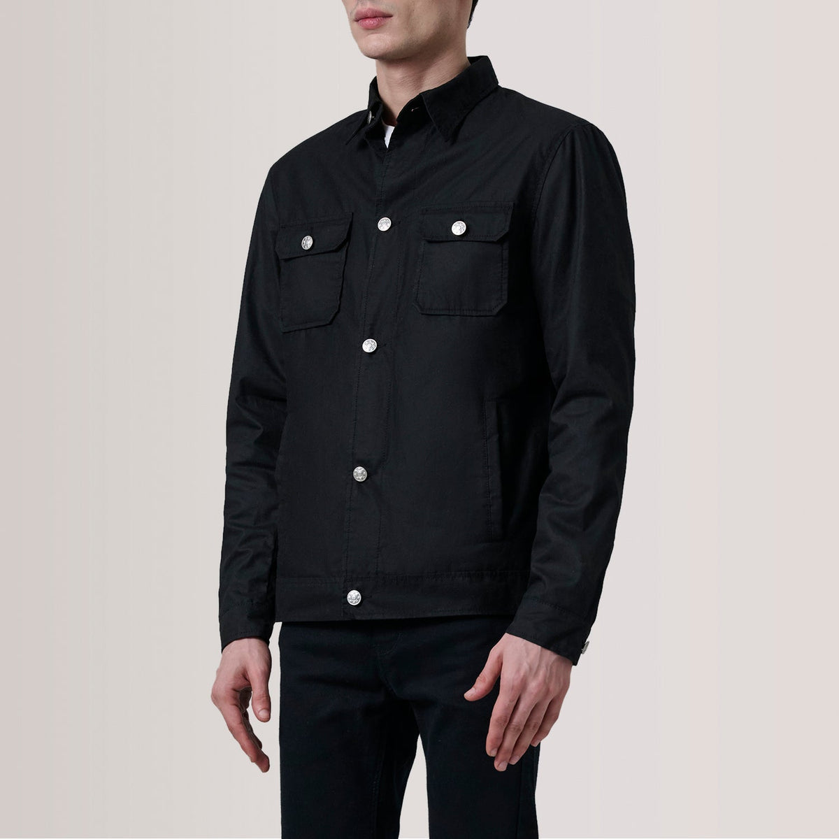 Irwin 블랙 Waxed Canvas Field 가죽 자켓 남성용 For Men - Lateral Side Profile View Showing Sleeve Cut &amp; Athletic Taper Fit