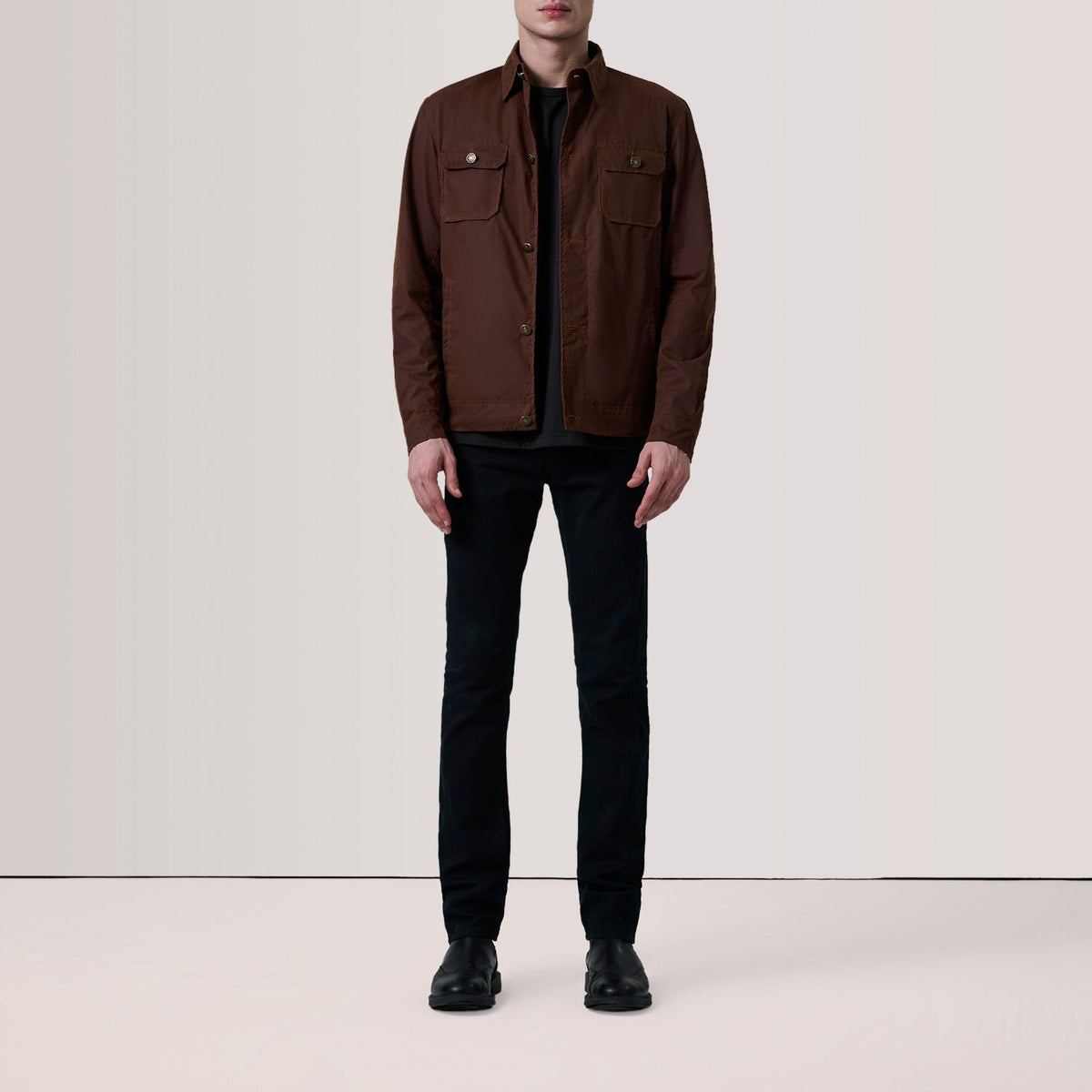 
Brown Waxed Cotton Canvas Leather Jacket - 어깨 라인과 깔끔한 밑단이 돋보이는 뒷면 뷰
