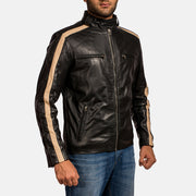 Close-Up Detail of Band with snap button &amp; Zipper Hardware on Men's Jack 블랙 가죽 라이더 자켓 남성용