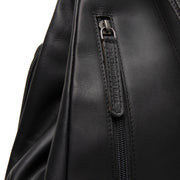 
Classic 100% Full-Grain leather Backpack - 보강된 가죽 스트랩과 정교한 스티칭이 돋보이는 후면 뷰