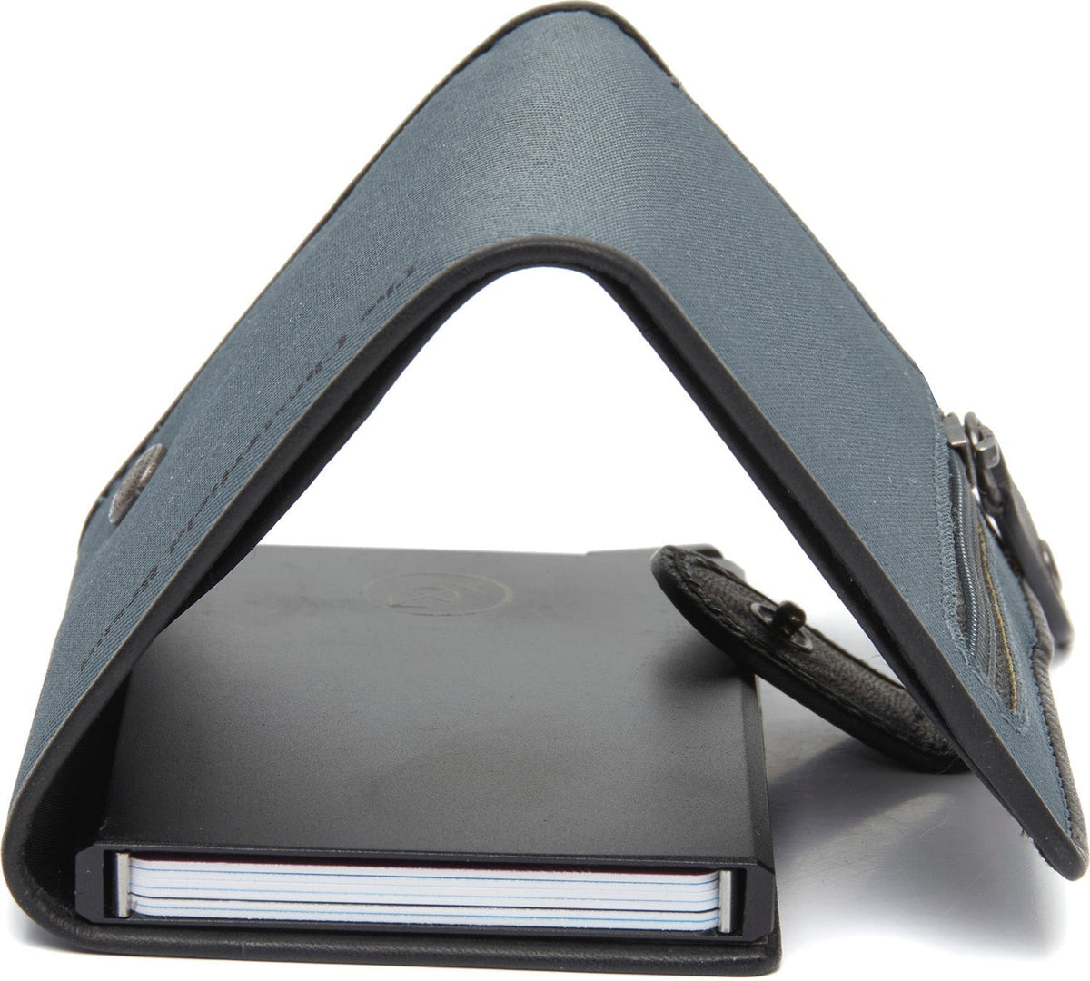 Delsbo Full-Grain Leather Card Holder 여성용 - Structured Side Profile Showing Gusset Depth &amp; Expansion Capacity