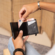 Paris Full-Grain Leather Card Holder 여성용 - Structured Side Profile Showing Gusset Depth &amp; Expansion Capacity