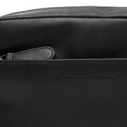 
내부 라이닝 뷰 Showing Dedicated Padded Laptop Sleeve & Multi-Compartment Organization