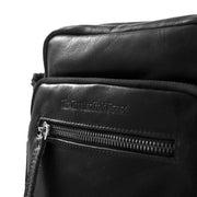 
Solid Antique Brass Hardware & Heavy-Duty Dual Zipper Detail on Birmingham 가죽 크로스백