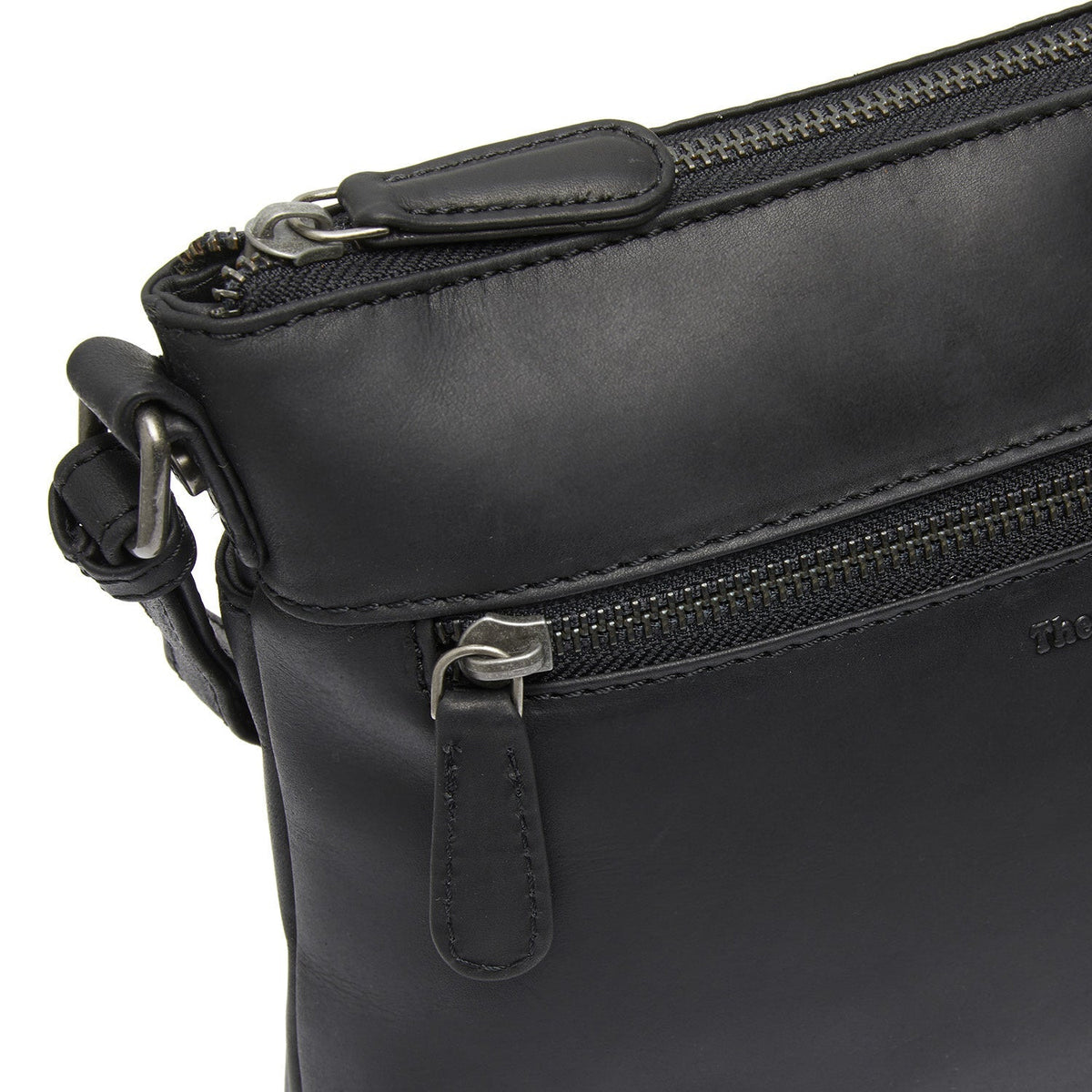 
Classic 100% Full-Grain leather Bag - 보강된 가죽 스트랩과 정교한 스티칭이 돋보이는 후면 뷰