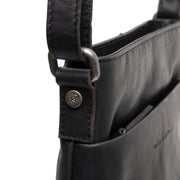 
내부 라이닝 뷰 Showing Dedicated Padded Laptop Sleeve & Multi-Compartment Organization