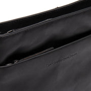 
Classic 100% Full-Grain leather Bag - 보강된 가죽 스트랩과 정교한 스티칭이 돋보이는 후면 뷰