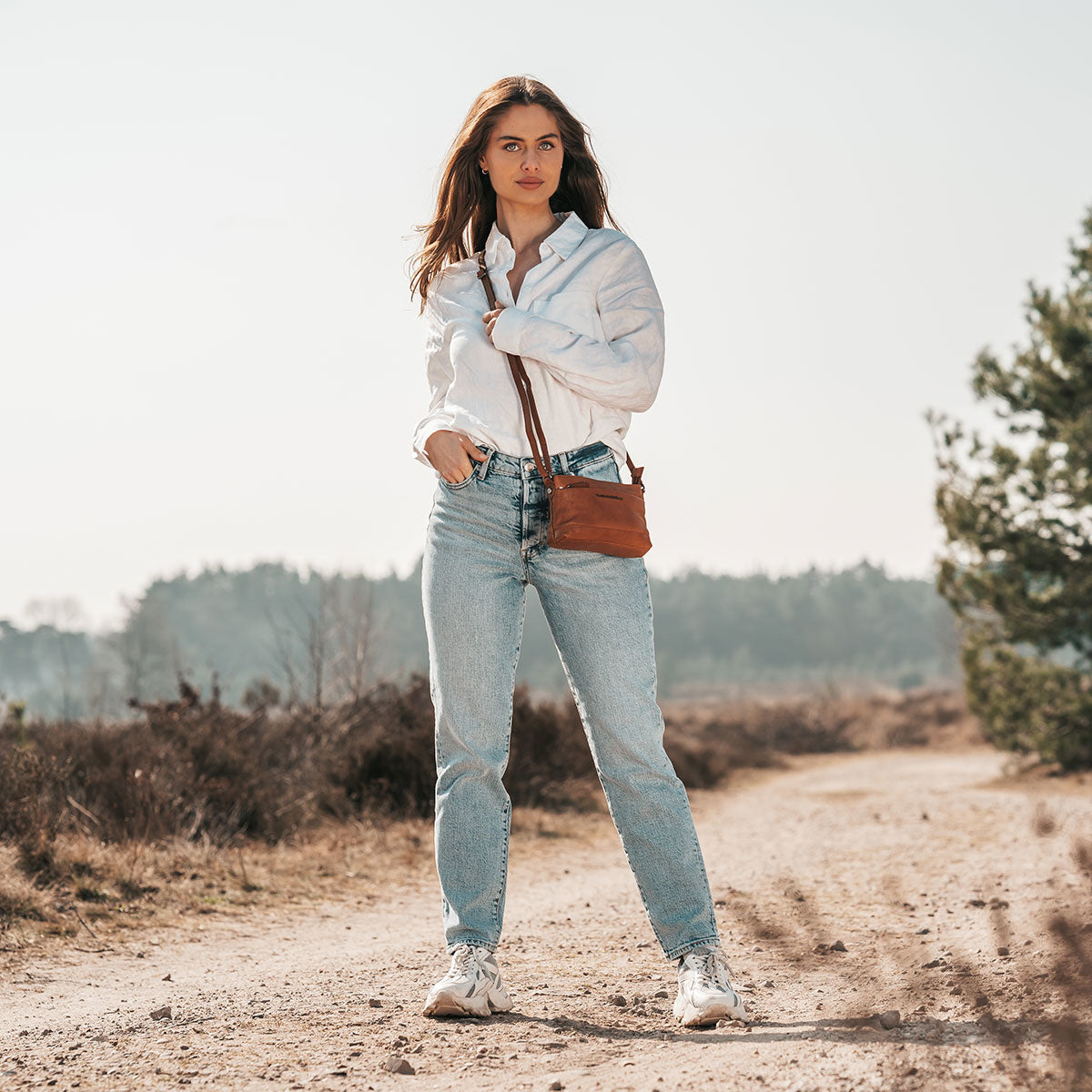 Salerno Full-Grain Leather Crossbody Bag 여성용 – alternate product view 3