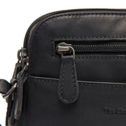 
Classic 100% Full-Grain leather Bag - 보강된 가죽 스트랩과 정교한 스티칭이 돋보이는 후면 뷰