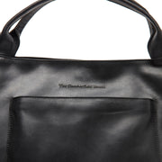 
Classic 100% Full-Grain leather Goods - 어깨 라인과 깔끔한 밑단이 돋보이는 뒷면 뷰