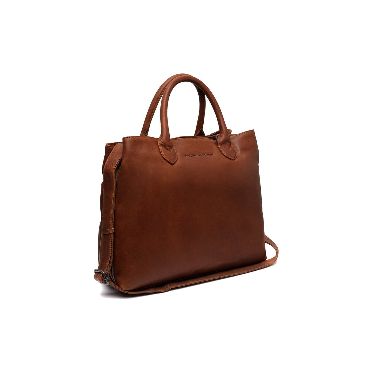 Styled Fit Perspective of Passau Full-Grain Leather Handbag 여성용 on Model - Natural Daylight Drape
