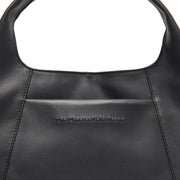 Close-Up Detail of Classic Collar &amp; Heavy-Duty Zipper Hardware on Salina Full-Grain Leather Handbag 여성용