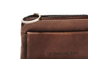 Styled Fit Perspective of Oliver Full-Grain Leather Key Case 여성용 on Model - Natural Daylight Drape