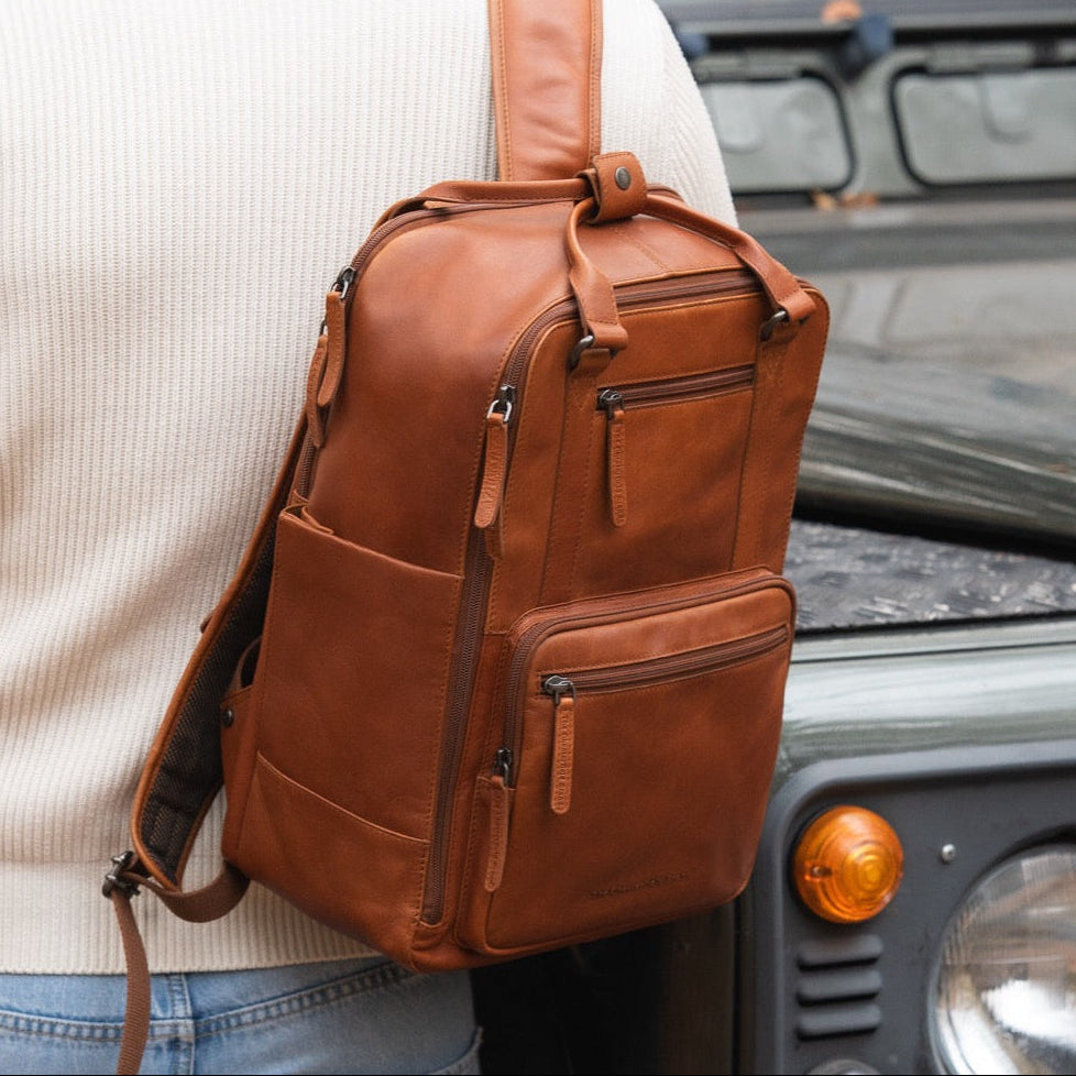 Calden Full-Grain Leather Laptop Backpack 여성용 – alternate product view 2