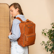Calden Full-Grain Leather Laptop Backpack 여성용 – alternate product view 3