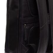 
Solid Antique Brass Hardware & Heavy-Duty Dual Zipper Detail on Detroit 풀그레인 레더 노트북 백팩