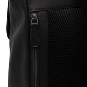 
Solid Antique Brass Hardware & Heavy-Duty Dual Zipper Detail on Farrow 풀그레인 레더 노트북 백팩