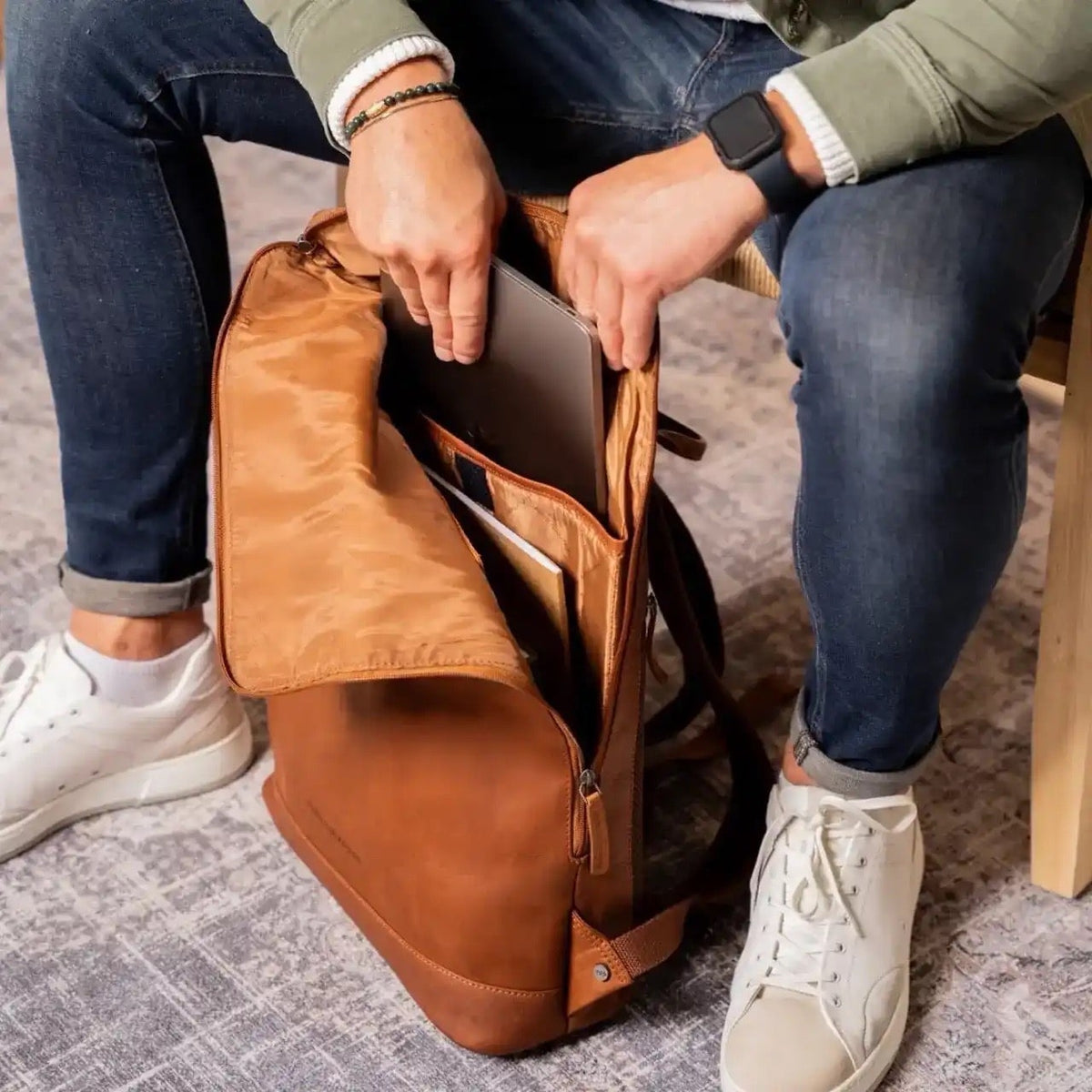 Larsson Full-Grain Leather Laptop Backpack 여성용 – alternate product view 3