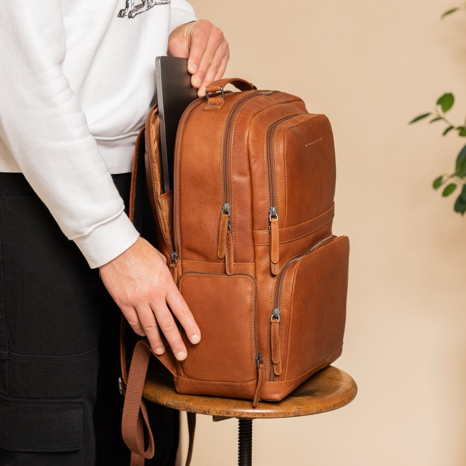 Lennox Full-Grain Leather Laptop Backpack 여성용 – alternate product view 3