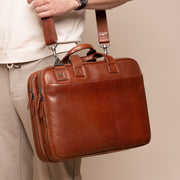 Iseo Full-Grain Leather Laptop Bag 남성용 – alternate product view 2
