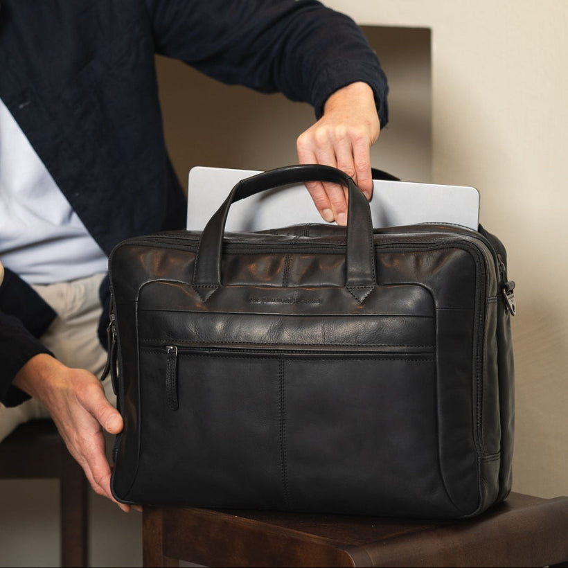 Ryan Full-Grain Leather Laptop Bag 남성용