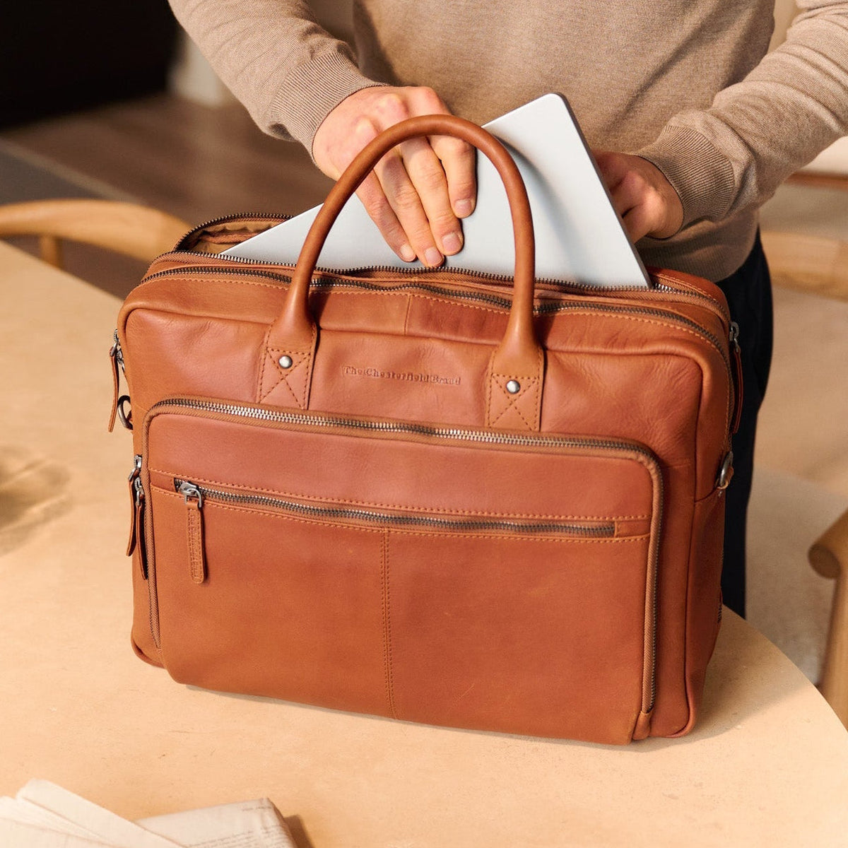 Tacama Full-Grain Leather Laptop Bag 여성용 – alternate product view 3