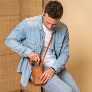 
Langley 풀그레인 천연 가죽 Phone Bag – alternate product view 3