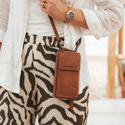 
Malaga 풀그레인 천연 가죽 Phone Bag – alternate product view 2