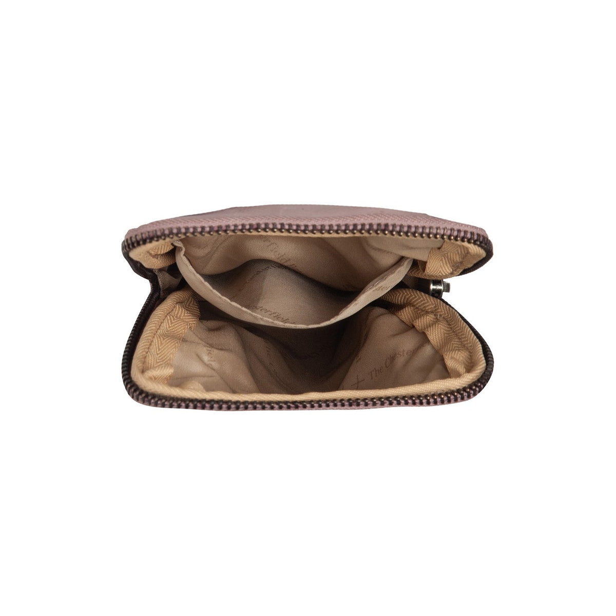 Salta Full-Grain Leather Phone Bag - 입체 소매 커팅과 슬림 테이퍼드 핏을 보여주는 측면 뷰