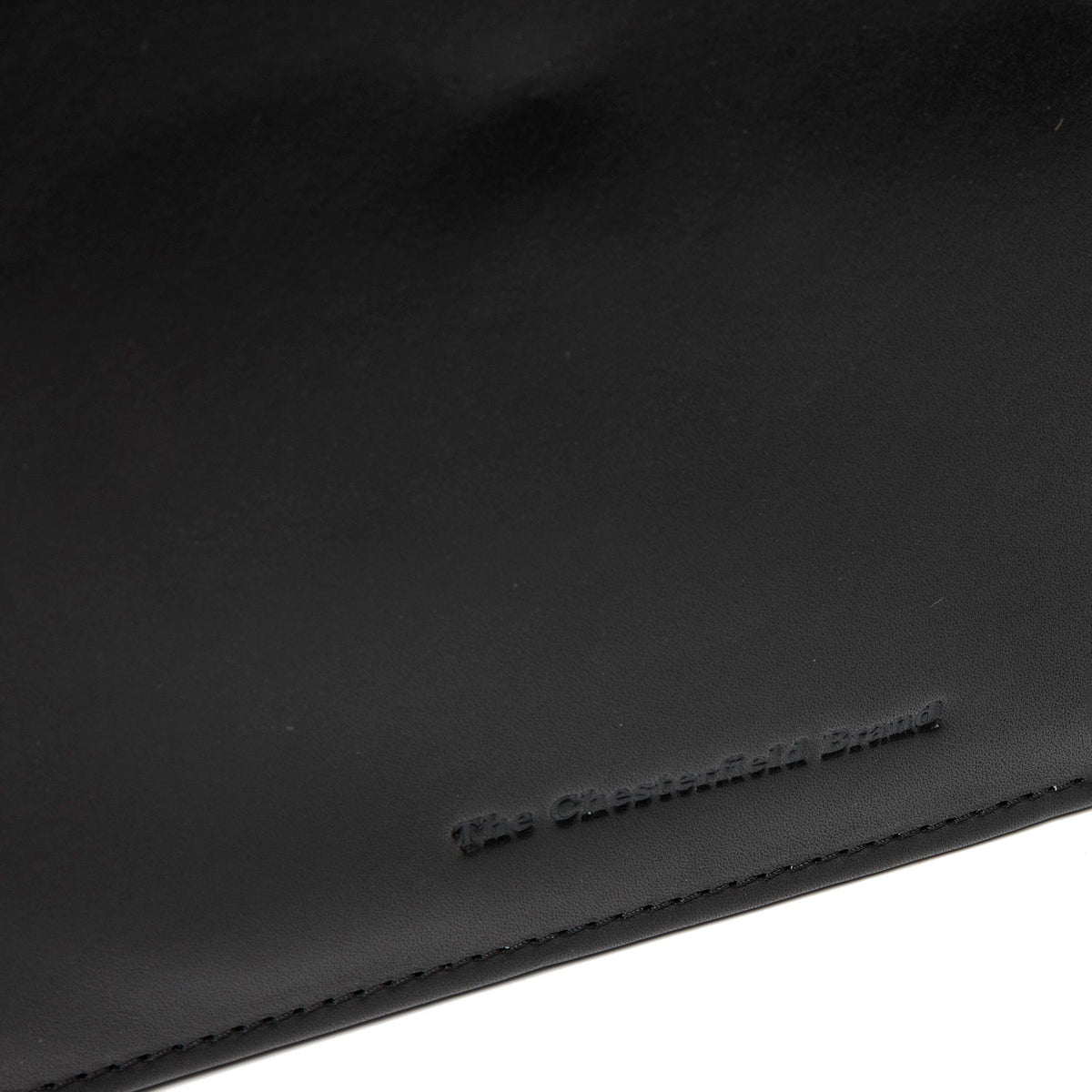 Close-Up Detail of Classic Collar &amp; Heavy-Duty Zipper Hardware on Leather Portfolio Moreton 여성용