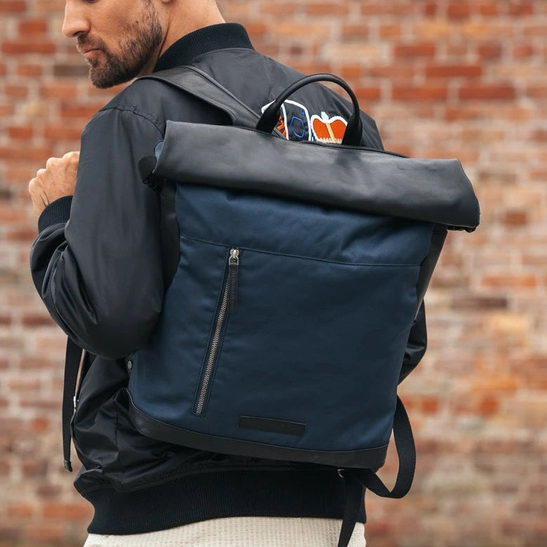 Bornholm Full-Grain Leather Roll-top Backpack 여성용 – alternate product view 2