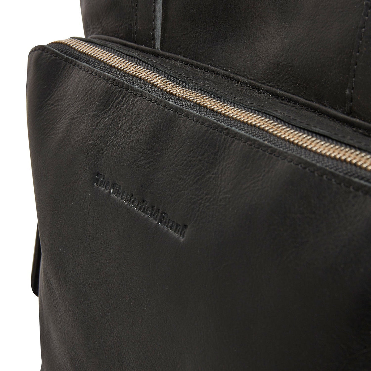 
Solid Antique Brass Hardware & Heavy-Duty Dual Zipper Detail on Alicante 풀그레인 천연 가죽 Shopper 여성용