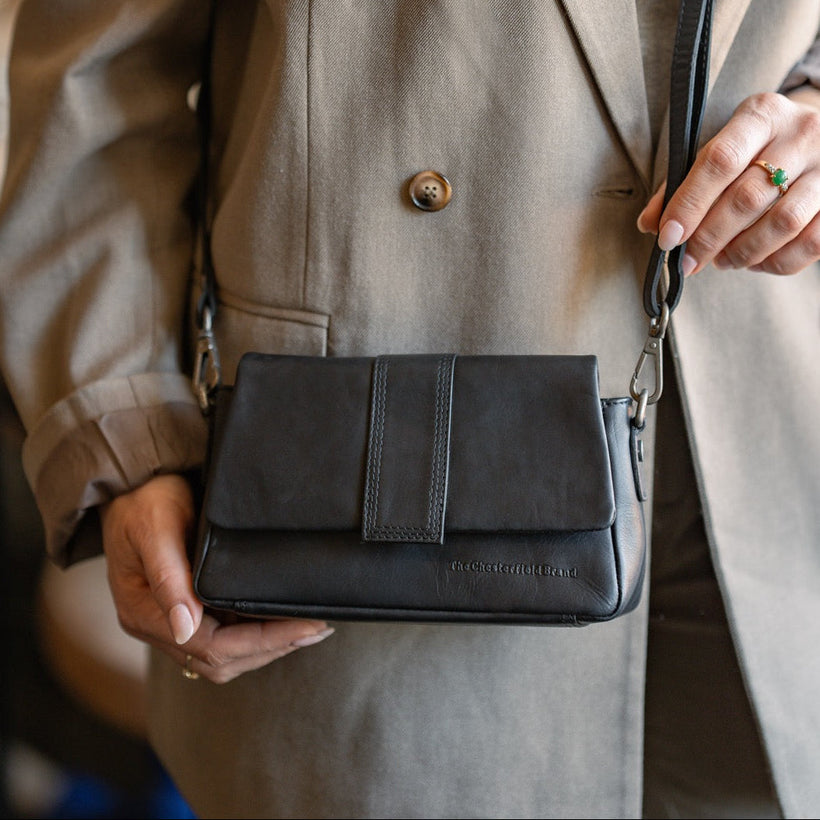 Clifden Full-Grain Leather Shoulder Bag 여성용