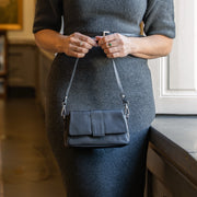 Clifden Full-Grain Leather Shoulder Bag 여성용 - Structured Side Profile Showing Gusset Depth &amp; Expansion Capacity
