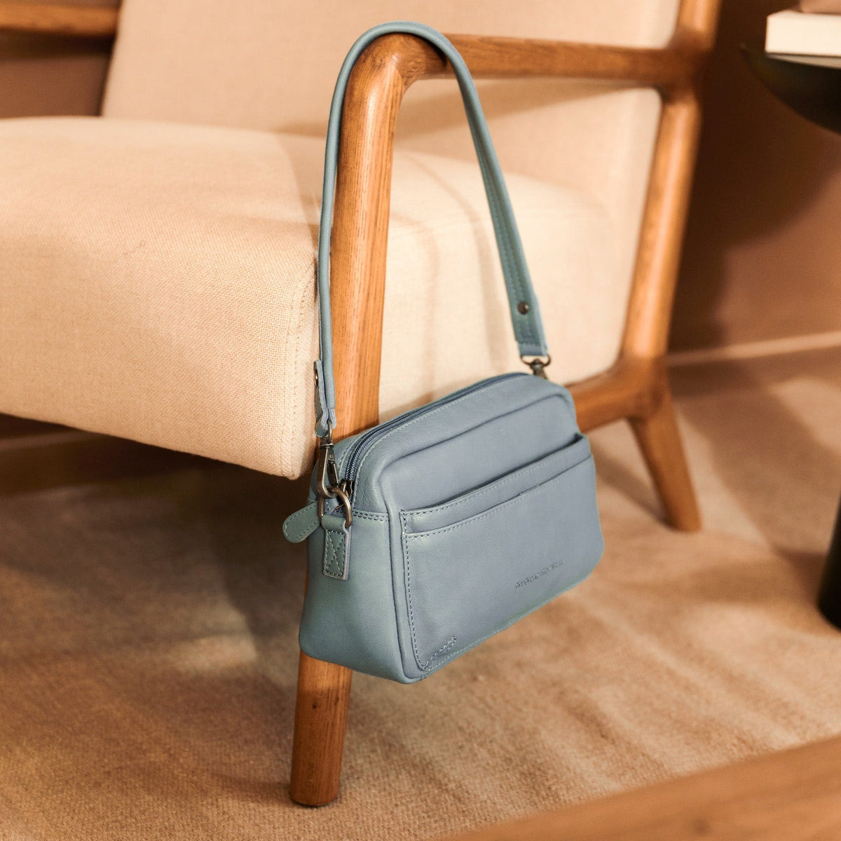 Liora Full-Grain Leather Shoulder Bag 여성용 – alternate product view 2