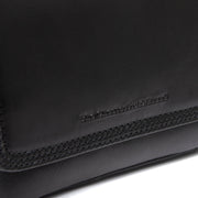 
Classic 100% Full-Grain leather Bag - 보강된 가죽 스트랩과 정교한 스티칭이 돋보이는 후면 뷰