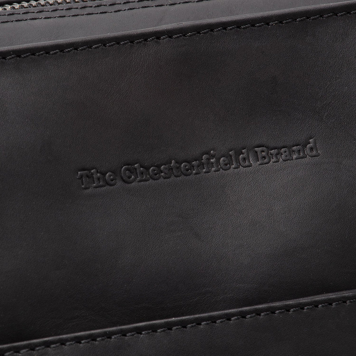 
Classic 100% Full-Grain leather Bag - 보강된 가죽 스트랩과 정교한 스티칭이 돋보이는 후면 뷰