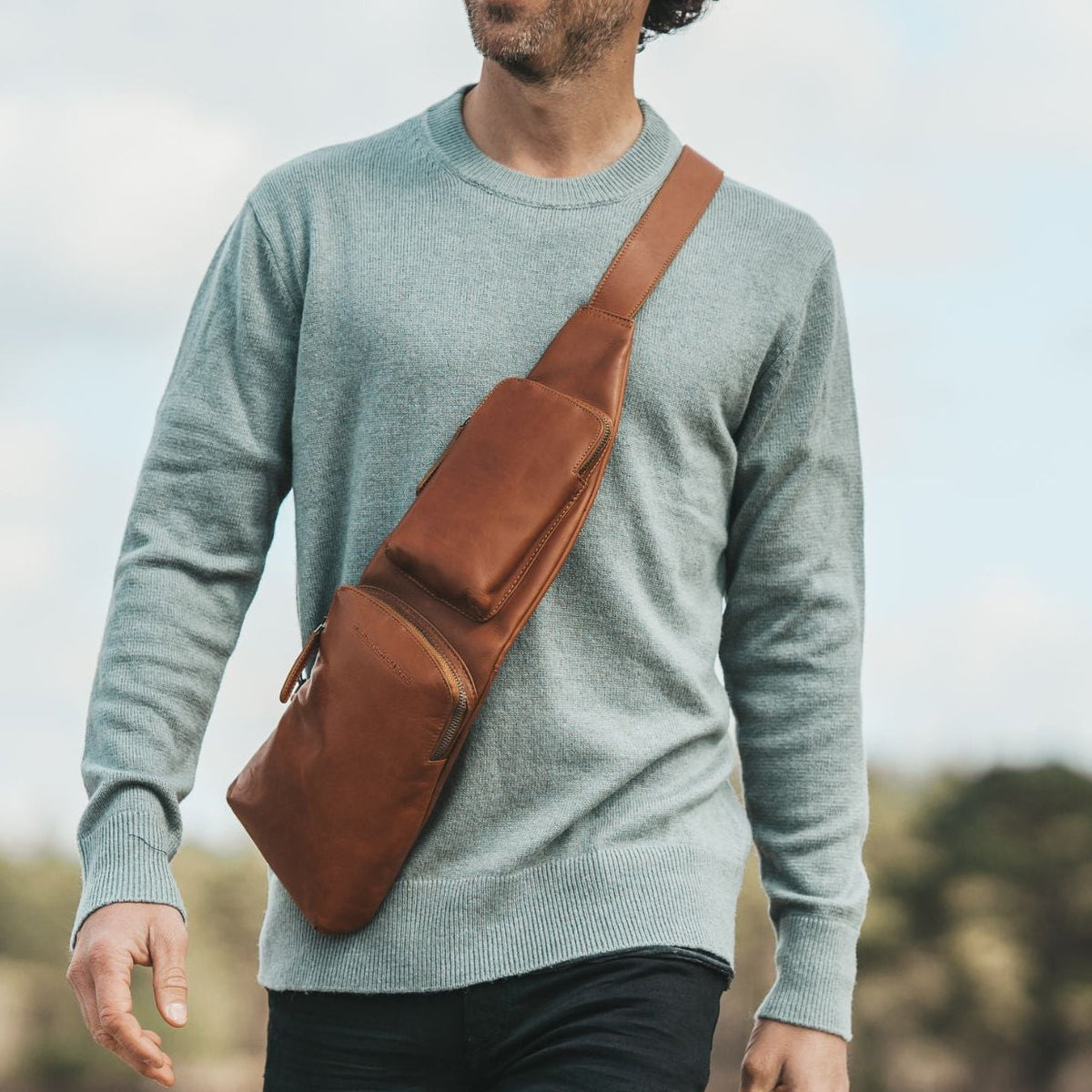 Leather Sling Bag Logan 여성용 – alternate product view 2