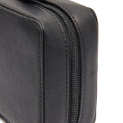 Close-Up Detail of Classic Collar &amp; Heavy-Duty Zipper Hardware on Leather Tech-Organizer Ardan 여성용