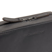 Leather Tech-Organizer Ardan 여성용 - Lateral Side Profile View Showing Sleeve Cut &amp; Athletic Taper Fit