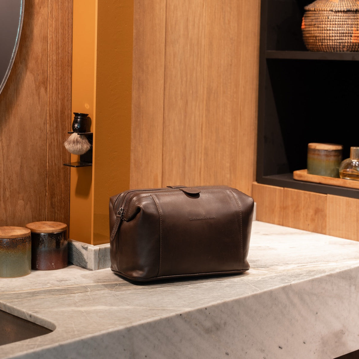 Biassa Full-Grain Leather Toiletry Bag 여성용 – alternate product view 2