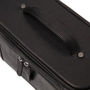 Close-Up Detail of Classic Collar &amp; Heavy-Duty Zipper Hardware on Limone Full-Grain Leather Toiletry Bag 여성용
