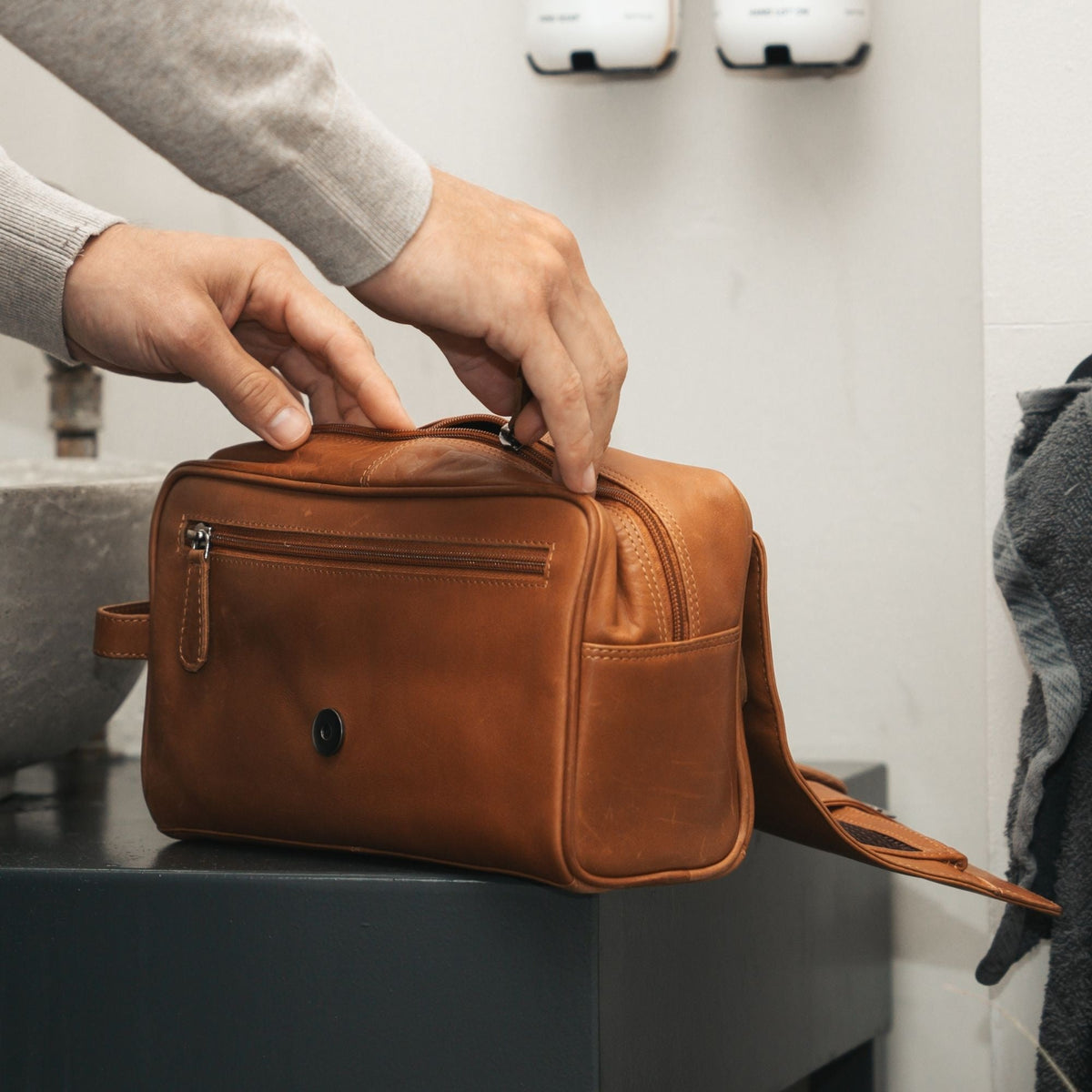 Rosario Full-Grain Leather Toiletry Bag 여성용 – alternate product view 3