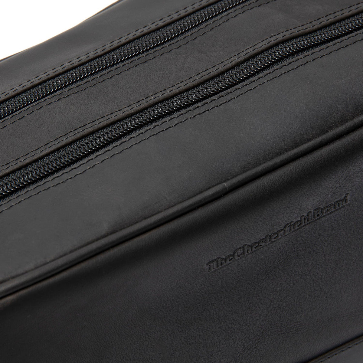 Tailored Rib Cuffs &amp; Hem Craftsmanship Construction Detail on Stacey Full-Grain Leather Toiletry Bag 여성용