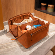 Trevia Full-Grain Leather Toiletry Bag 여성용 – alternate product view 3