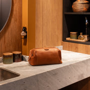 
Vince 가죽 세면도구 파우치 – alternate product view 3