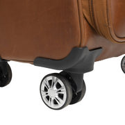 Close-Up Detail of Classic Collar &amp; Heavy-Duty Zipper Hardware on Leather Trolley Key Largo 여성용