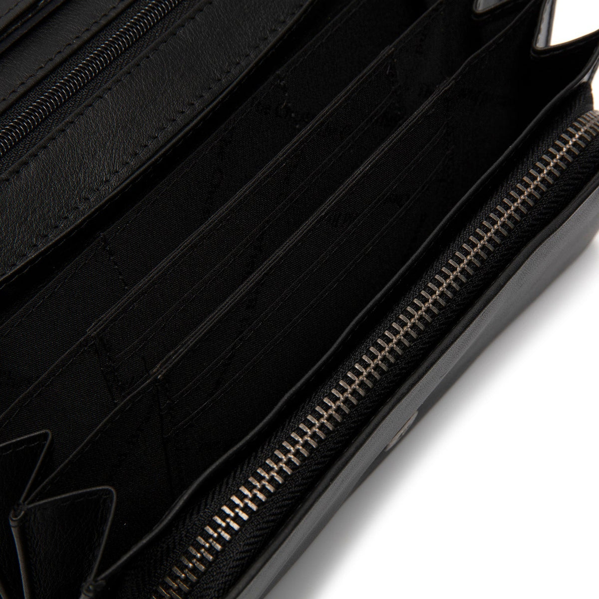 Solid Antique Brass Hardware &amp; Heavy-Duty Dual Zipper Detail on Arvento Full-Grain Leather Wallet 여성용