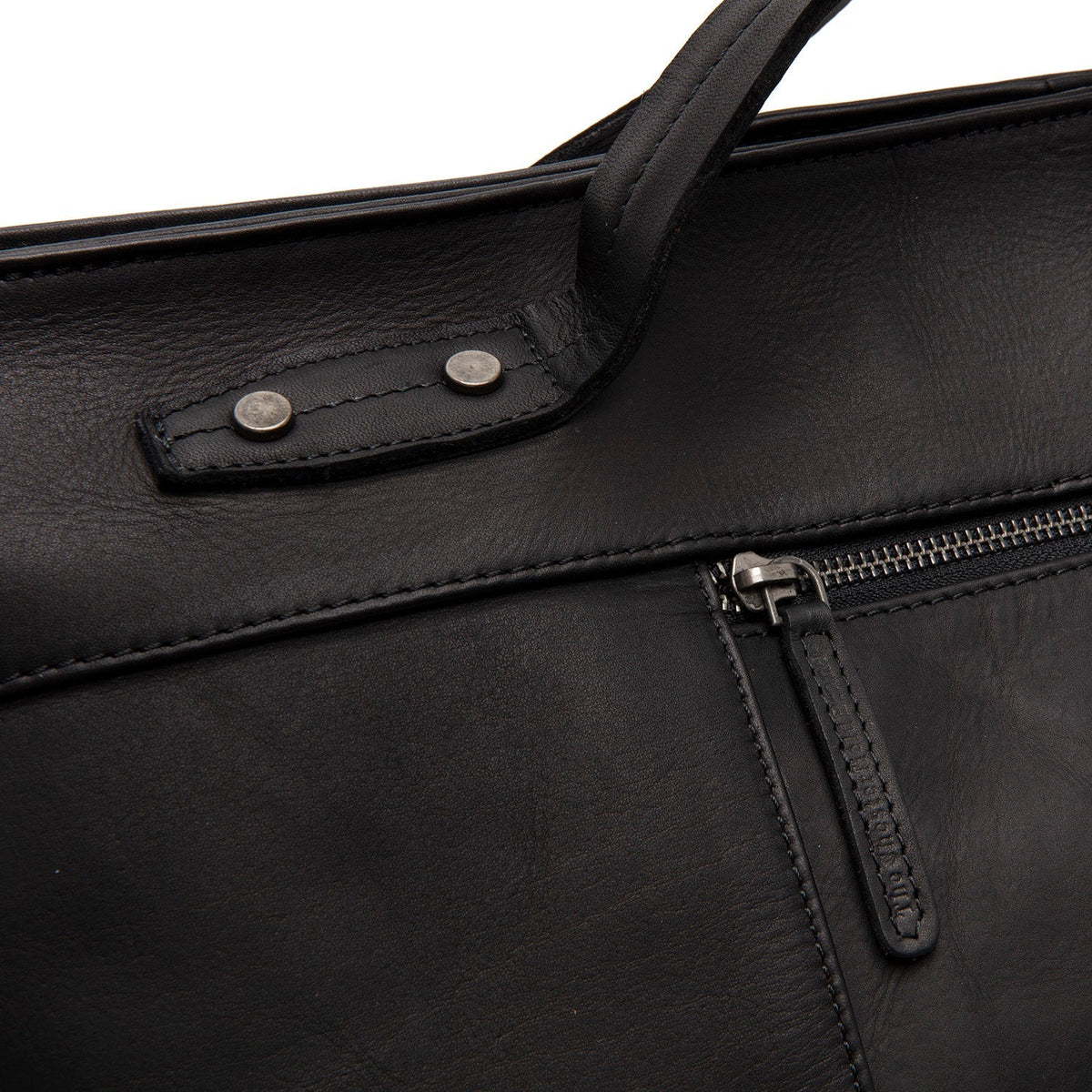 100% Full-Grain Wax Pull-Up 100% Full-Grain Leather Grain Texture & Handcrafted Patina Detail